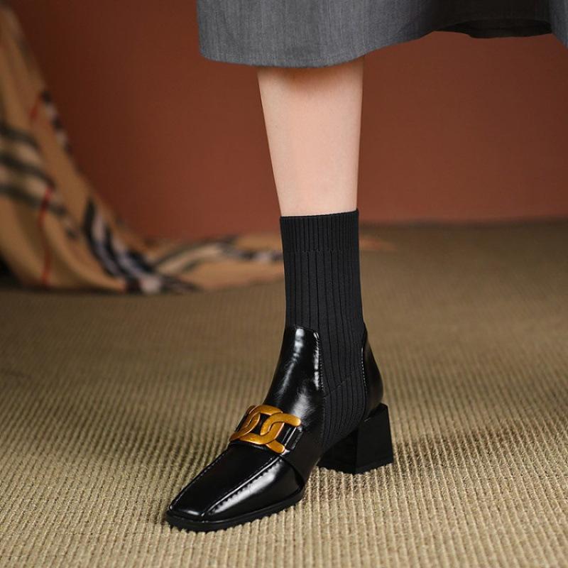 Korean Version of Women's Martin Boots Square Head Large Size Low Heel Leather Boots Women's Comfortable Square Heel Women's Boots Autumn and Wi