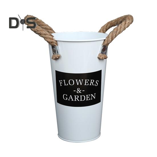 

Портативное ведро для сухих цветов. Привлекательное полезное железное ведро для сухих цветов. белый