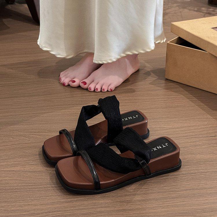 

French low heel with skirt slippers women s summer wear 2025 new fashion fairy style sandals versatile temperament slippers 35 чёрный