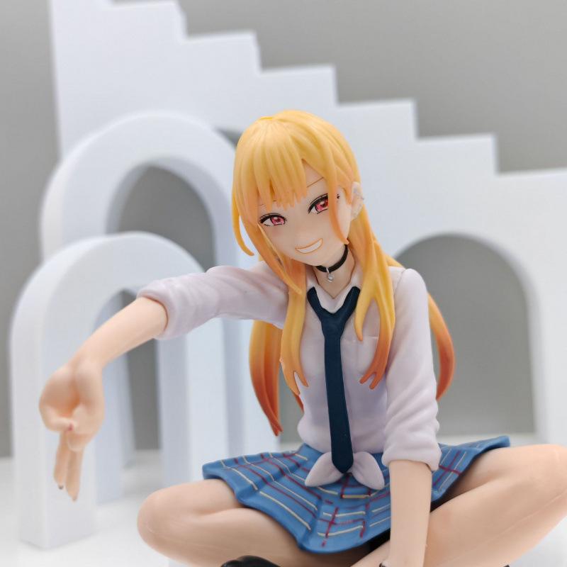 Changing dolls fall in love, sitting like Duochuan Sea Dream figure, school uniform animation beautiful girl second dimension