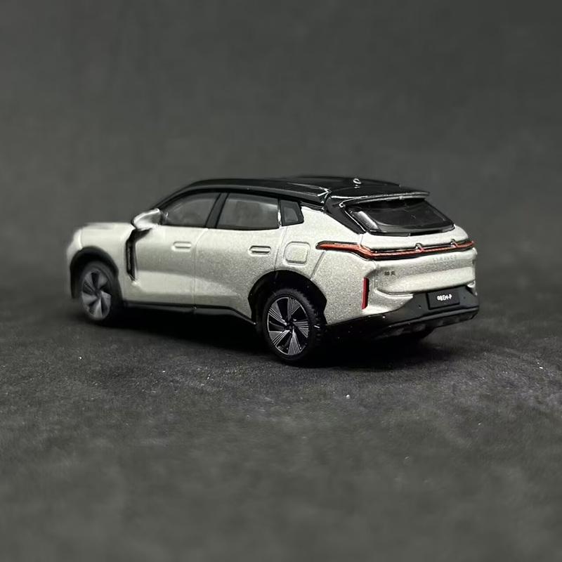 Bburago 1:64 LYNK&CO 08 EM-P SUV Alloy Car Model Diecast Metal Toy New Energy Vehicles Car Model Simulation Collection Kids Gift