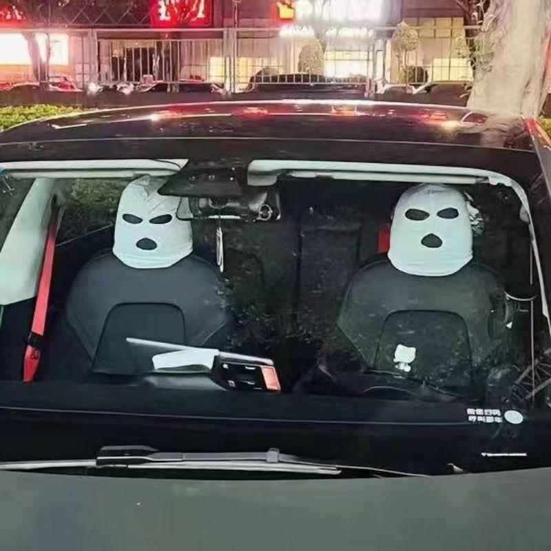 Maschera copri poggiatesta per auto con divertente personaggio famoso di Internet, con cappello personalizzato per decorare in modo speciale l'auto.
