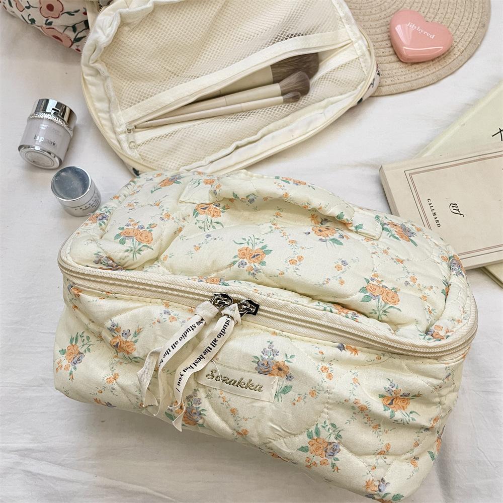New Portable Travel Bag, Large-capacity Toilet Bag, Women's Lipstick Storage, Skin Care Product Storage Bag, Cosmetic Bag.