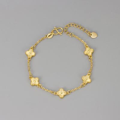 18K Gold gebürstetes vierblättriges Kleeblatt-Armband für Damen, leichter Luxus, Nische, exquisit und luxuriös, mit einem Hauch von Gold. Exquisites mehrlagiges Armband