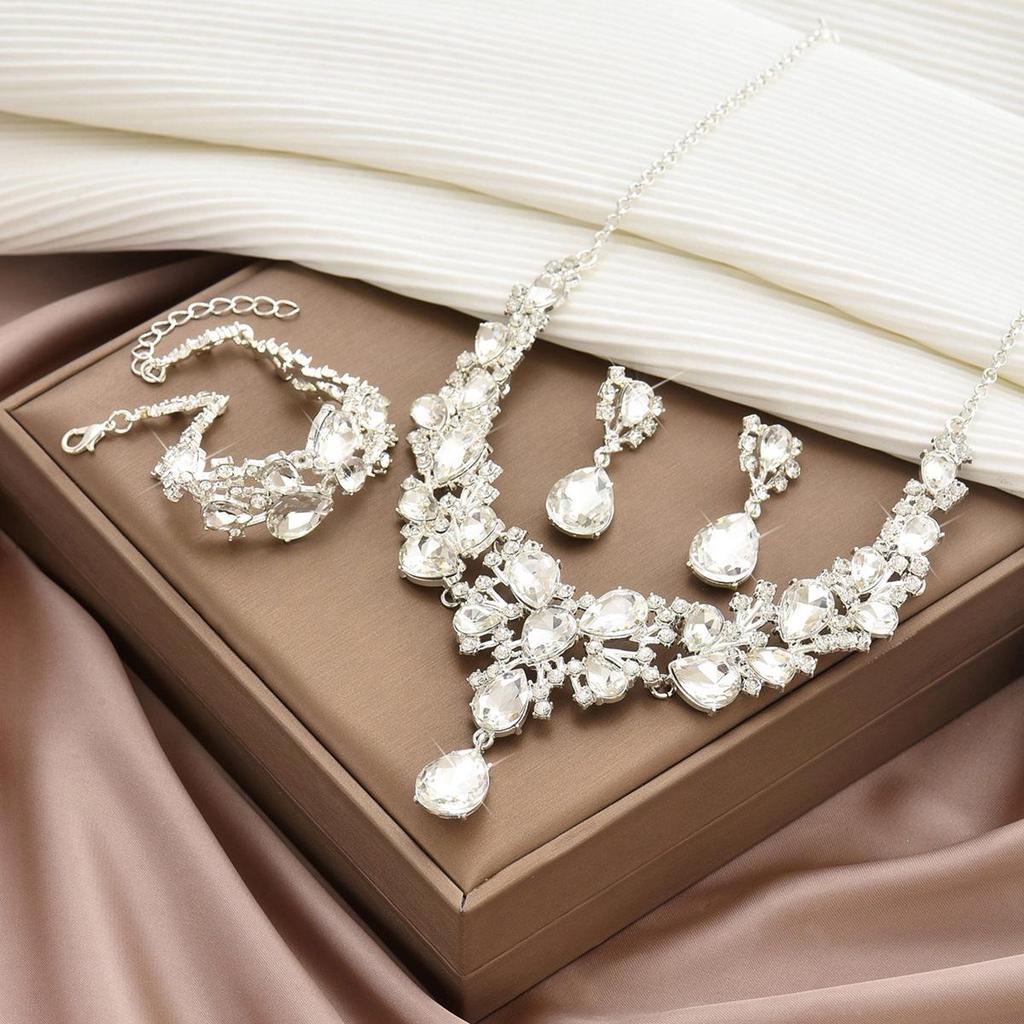 European-American Retro Jewelry Set: Exaggerated Alloy Rhinestone Earrings, Necklace & Bracelet