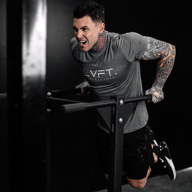 Men's Fitness Crew Neck T-shirt - Sweat-Wicking, Breathable, Short Sleeve, Tight Fit, Versatile for Casual, Training, and Running