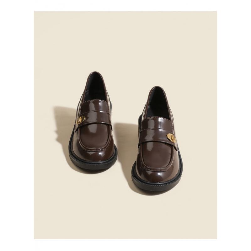 

Осень и зима новые универсальные туфли-лоферы на толстом каблуке с круглым носком и золотой пряжкой, женские, одинарные, маленький размер 32 40