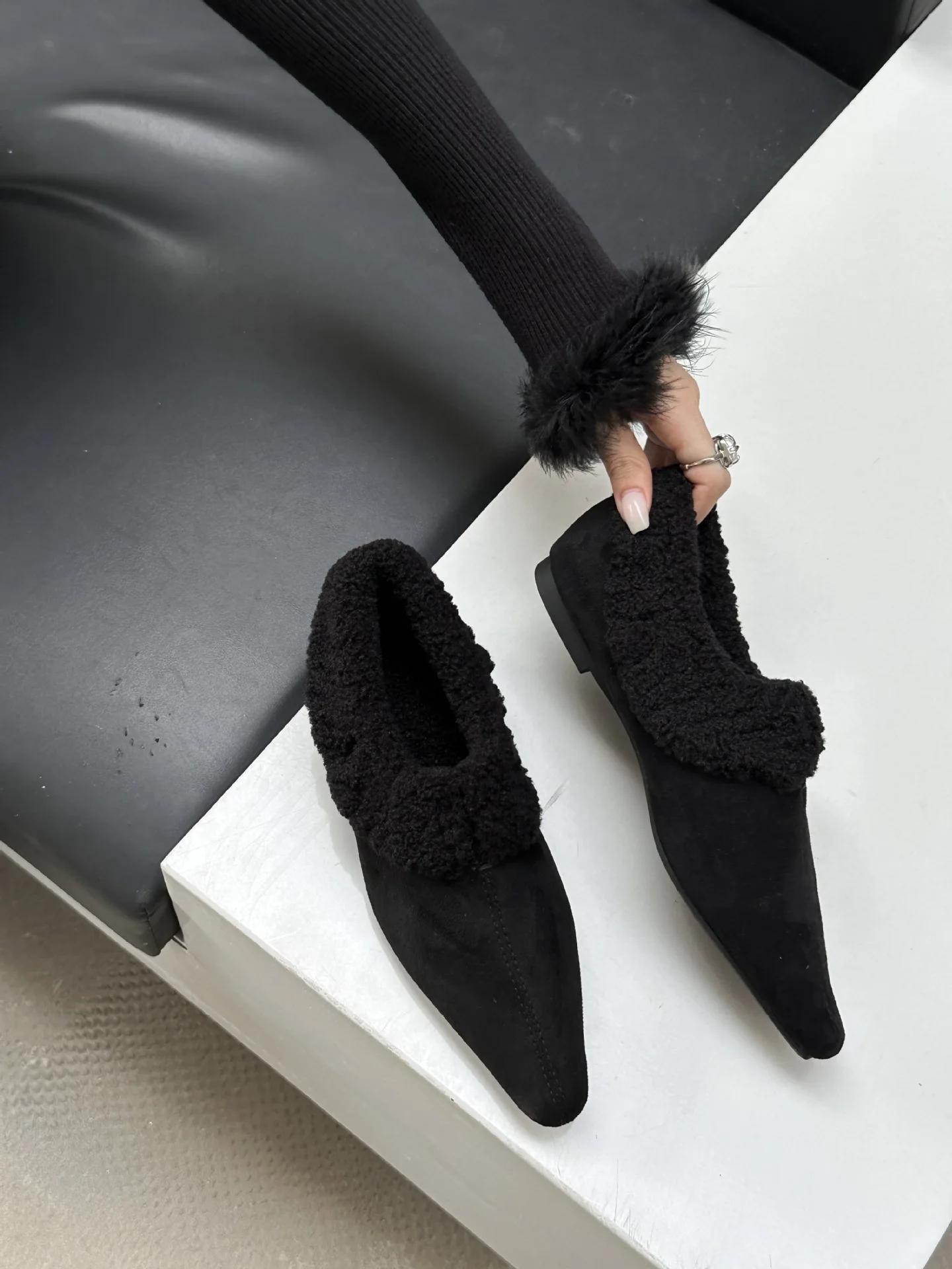 Зимние модные плюшевые теплые женские мокасины роскошные замшевые мюли с острым носком нескользящая мягкая подошва удобные туфли на плоской подошве для женщин 35 чёрный 12459₽