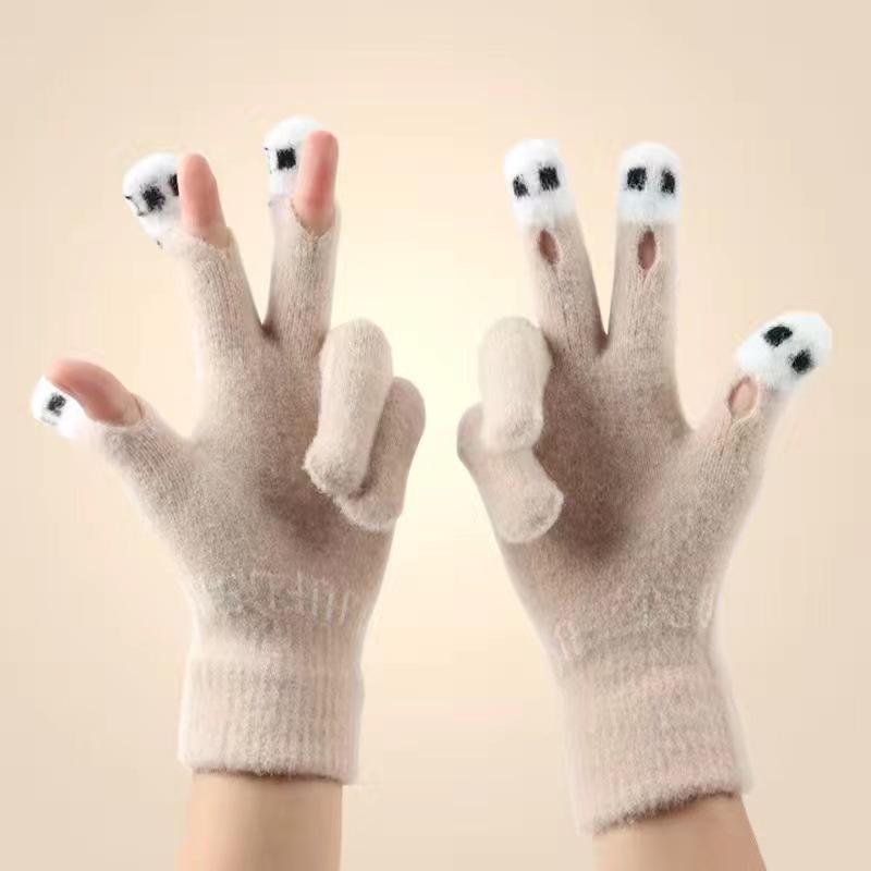 New winter knitted gloves