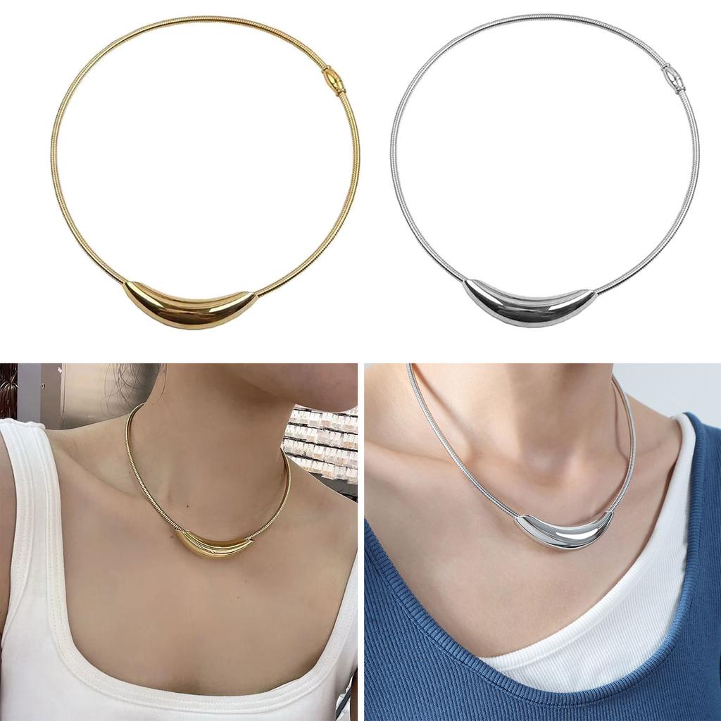 Moderner goldener gebogener Röhrenhalsreif Luxuriöses Aussehen Bequemer Metall-Choker Perfekt für Partys und Verabredungen