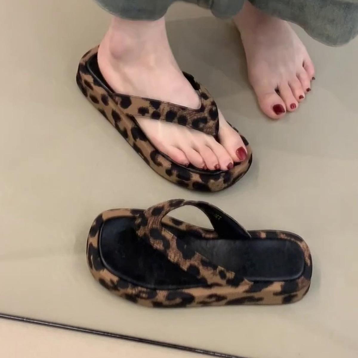 

Soft leather version~ Thick-bottomed flip-flops wear versatile height-increasing fairies with skirts, seaside beach toes, cool slippers, women 40