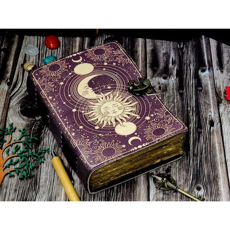 Slunce a měsíc Ručně vyráběný kožený deník Papír s ručním okrajem, Prázdná kniha kouzel stínů grimoár deník, dárek pro něj cestovní kniha