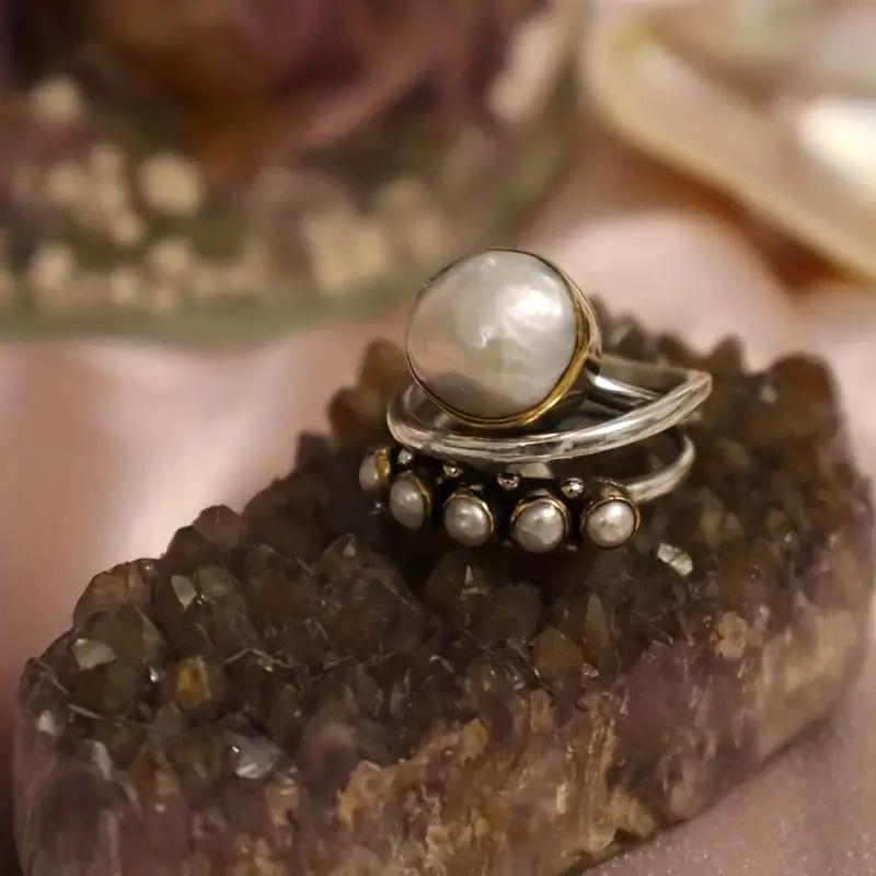 Huitan Vintage Imitation Pearl Women Rings Two Tone Metal Accessories Antique Color Versatile Y2K Finger Ring Party Jewelry