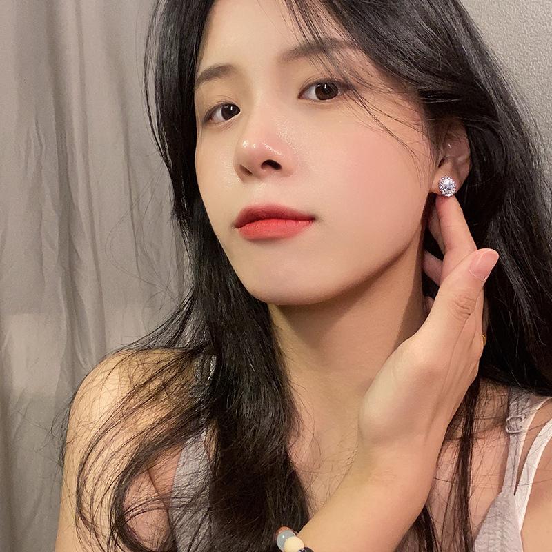 Oval Rhinestone Gentle Temperament Earrings Fashion Niche Design Stud Earrings Women Feel Cold Wind Ins Wind Earrings