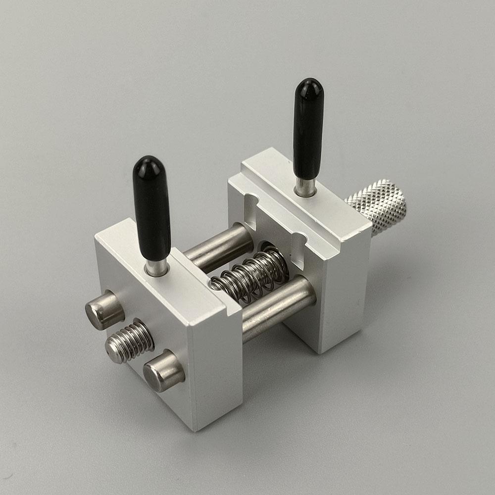 Precision Mini Bench Vise for Painting, Polishing & Modifying Models