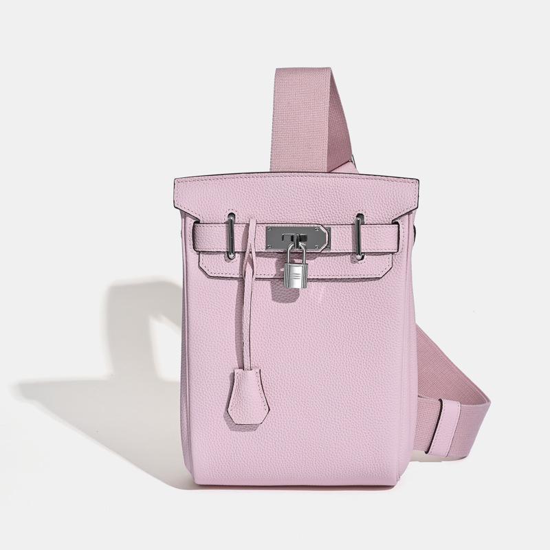 

2025 Новый унисекс верхний слой коровьей кожи нагрудная сумка сумка на плечо натуральная кожа рюкзак с замком подвесное украшение 17 x 8 x 27CM+silver buckle