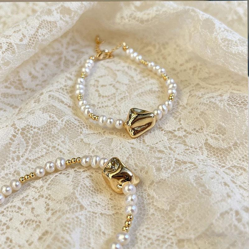 Natural freshwater pearl accessories women's summer ins retro niche light luxury high sense 11K gold clavicle chain new