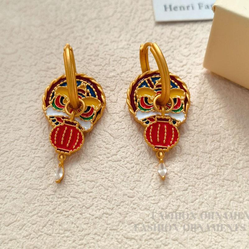 Malowane nauszne mankiety w stylu chińskim: Modne kolczyki color block z niszowym designem high-end