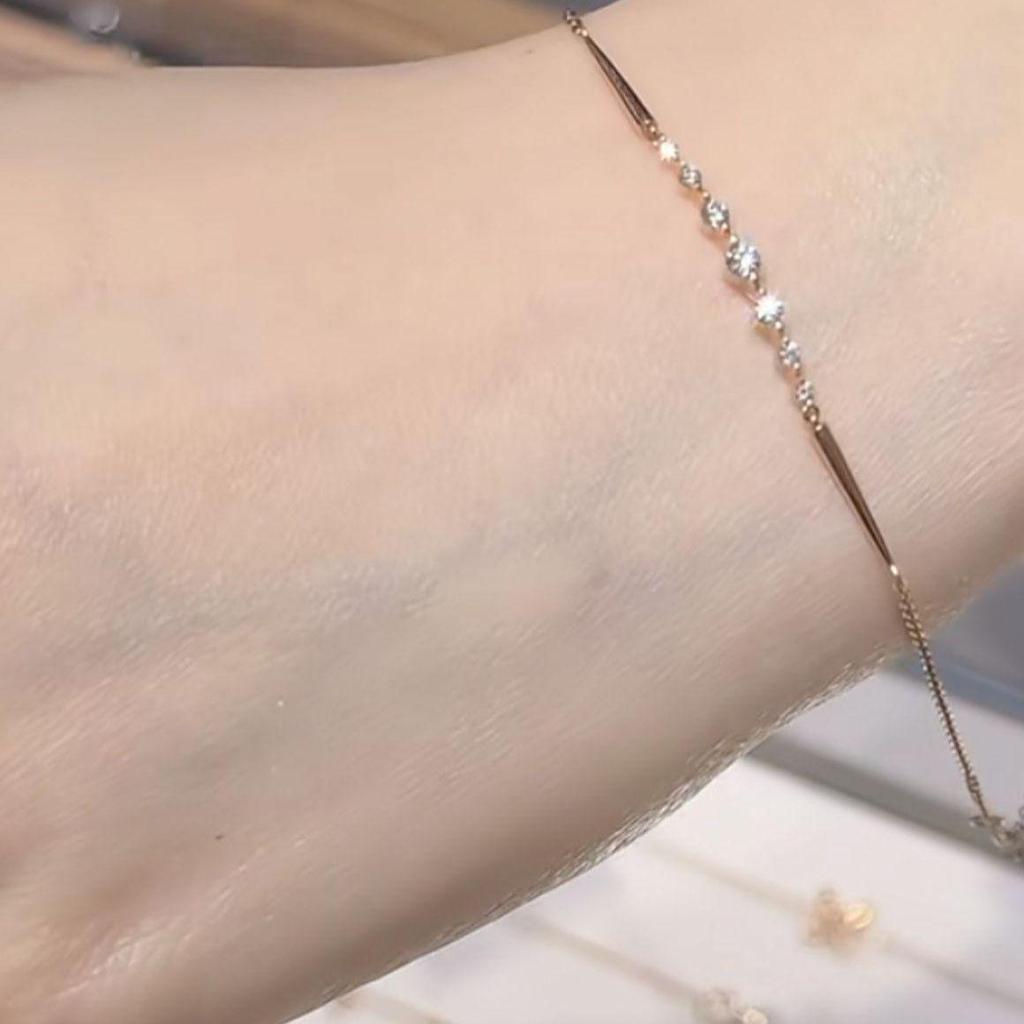 Exquisite Shining Diamond Starfall Bracelet: Luxurious, Versatile, and Elegant Hand Jewelry