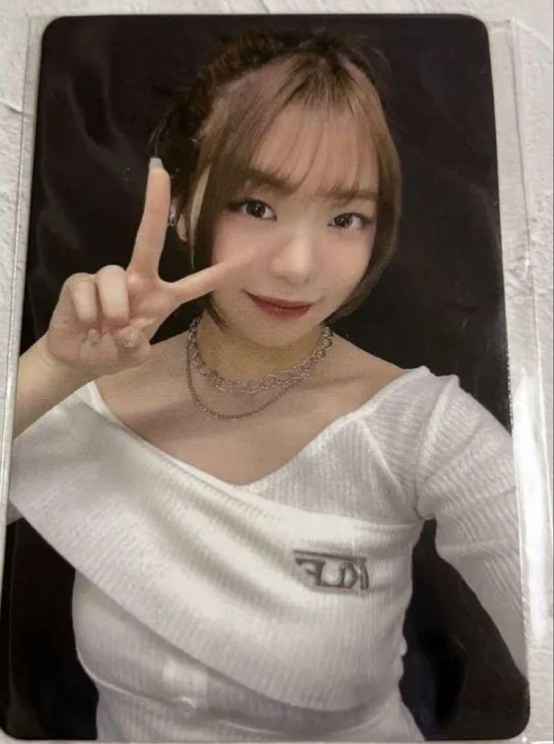 

[USED] ME:I Dream Begins Trading Card