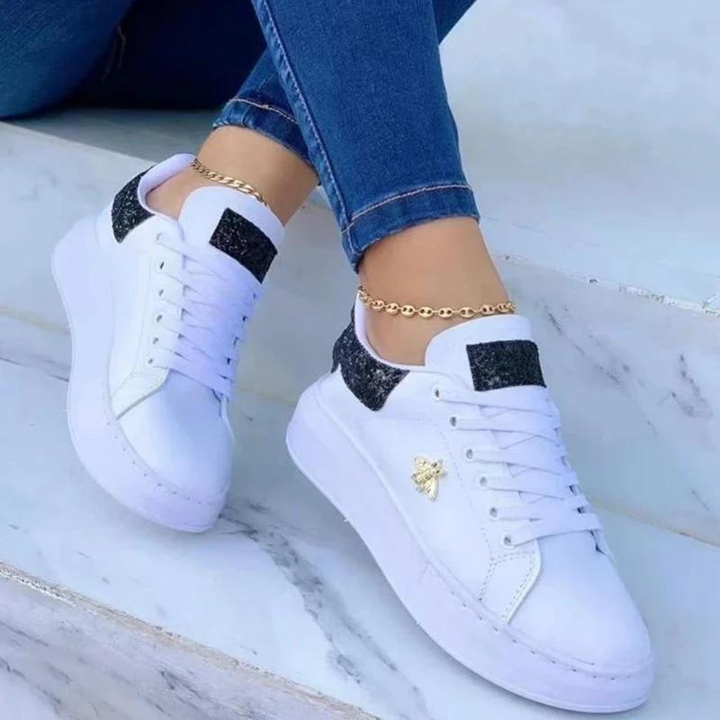 Podzimní boty Vodotěsné bílé tenisky pro ženy Korejská verze Šněrovací ležérní ploché sportovní boty Dámské vulkanizované boty