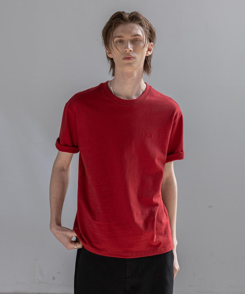 Dekkoloso Unisex Essential Regular Fit Logo Embroidered Short Sleeve T-Shirt [Deep Red]