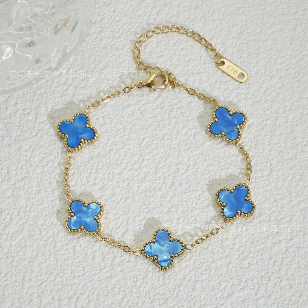 Kleeanhänger 18K Damenarmband Ein modisches und trendiges Glücks-Kleeanhänger-Armband