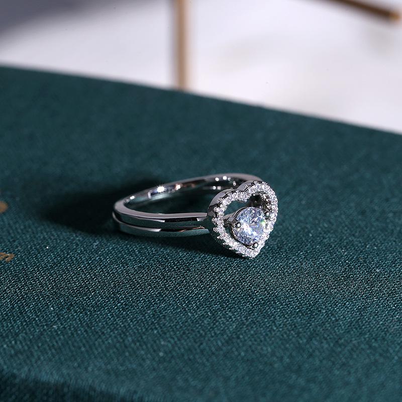 Zhenxin Heart Ring: Fashionable European & American Style with Dual-Wear Options, Featuring a Shimmering Zircon Stone and Simple, Elegant Design.