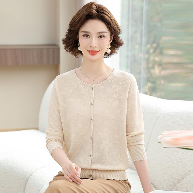 Spring and Autumn Thin Inner Knitted Sweater New Mother Spring Bottoming Shirt Foreign Style Top