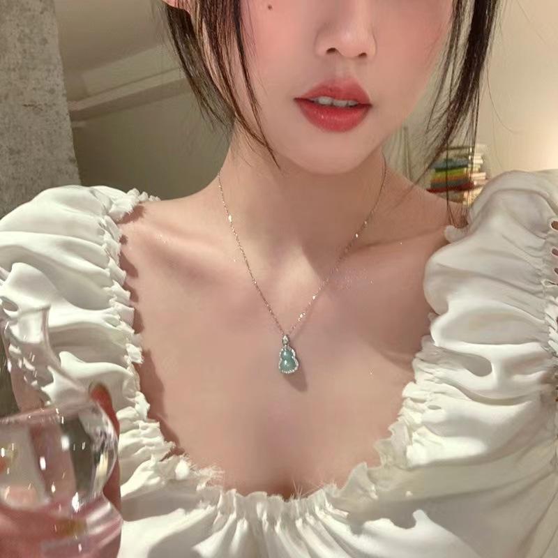 Female Light Luxury Niche New Chinese Style Jade Gourd Necklace