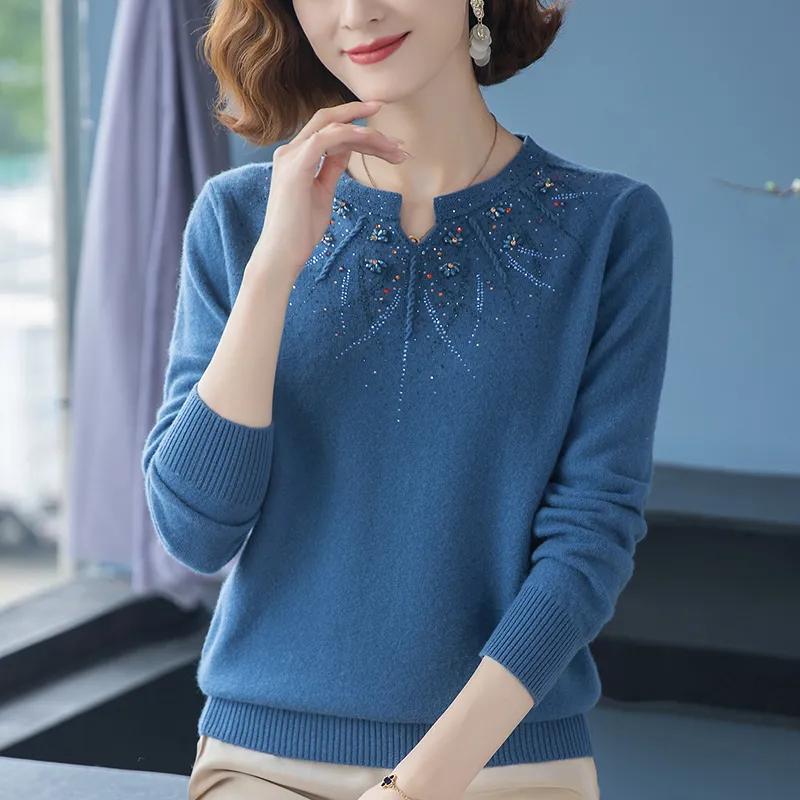 Women's Autumn Embroidered Faux Shearling Knit Sweater for Middle-aged and Elderly Women, Loose Fit, Plus Size Undershirt