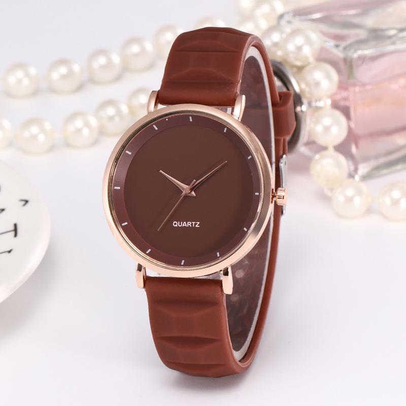 Trendy Silicone Quartz Wristwatch for Couples & Students - Simple Fashion Design for Women
