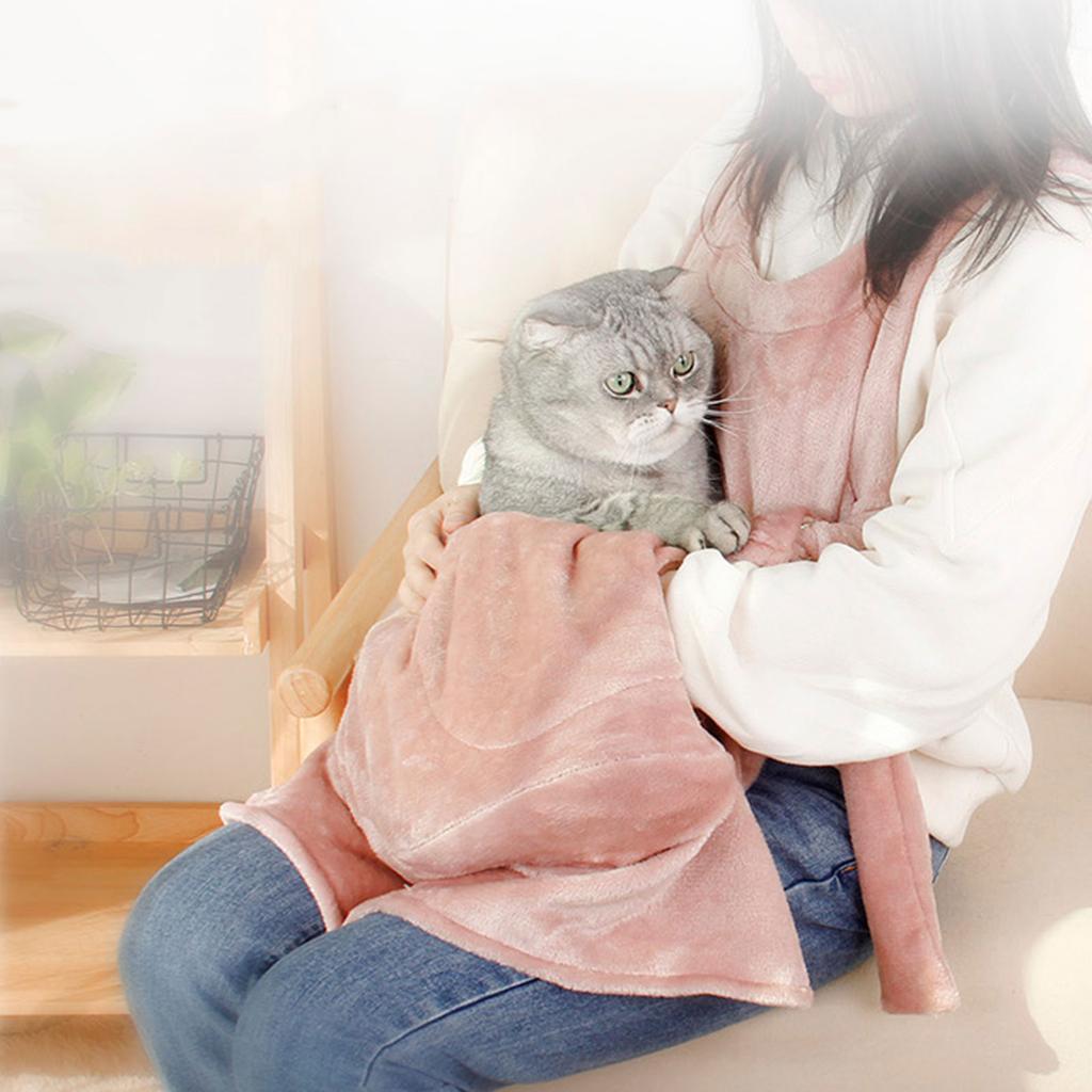 Lovely Shoulder Carry Soft Breathable Pet Apron Indoors Indoors Coral Velvet Apron with Pocket Cute Pink/White