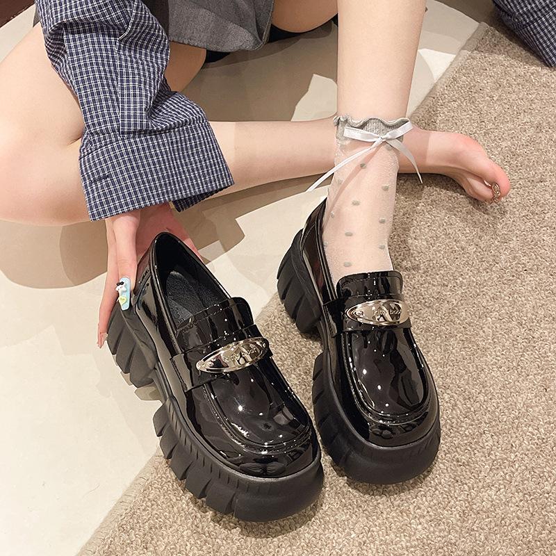 Black retro British style loafer single shoes women's 2025 spring new thick heel thick sole height increase with skirt small leather shoes