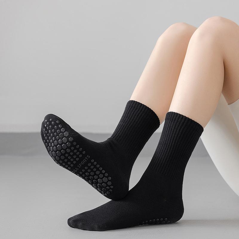 2 Pairs Sports Socks Cotton Mid-calf Yoga Socks Solid Striped Breathable Anti-slip Indoor Fitness Socks Gym Dance Pilates Socks