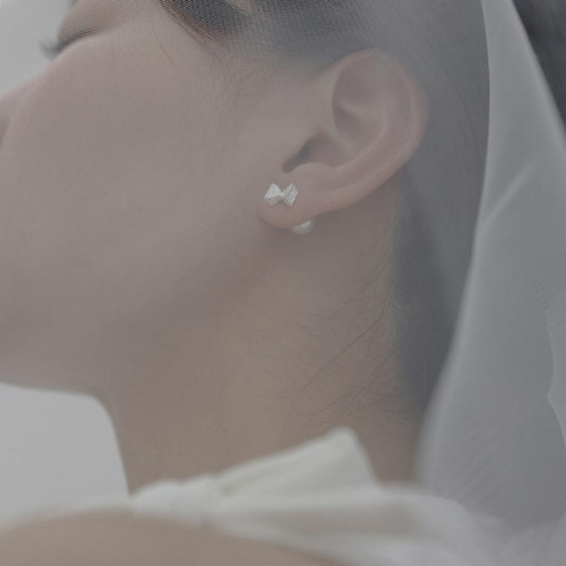 Mouvebament Pearl Ribbon Earring_SIlver925