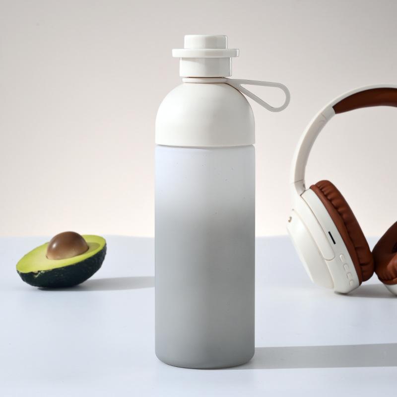 

600ml Frosted Gradient Water Cup High-capacity Outdoor Portable Sports Kettle Sealed Leak Proof Cold Ice Drinking Bottles 600ml білий