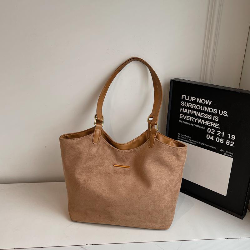 Retro large-capacity bag women's 2025 new autumn casual commuting shoulder bag simple foreign-style texture tote bag