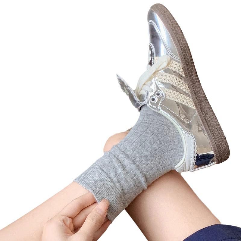 Xinjiang Cotton Women's Gray Mid-Calf Socks: Spring/Fall Style, Pure Cotton, Antibacterial, Deodorizing, Sweat-Absorbent, Breathable, Scrunched.