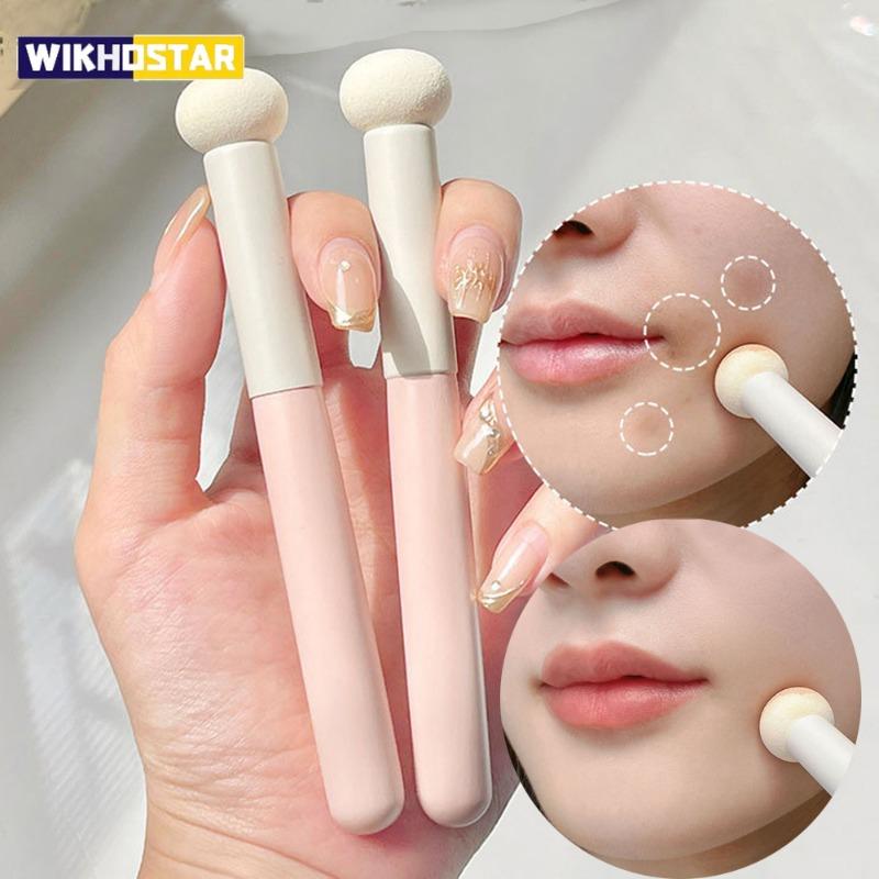 The mushroom head concealer brush has soft bristles and does not puzzle the face, and it is a mini single makeup brush