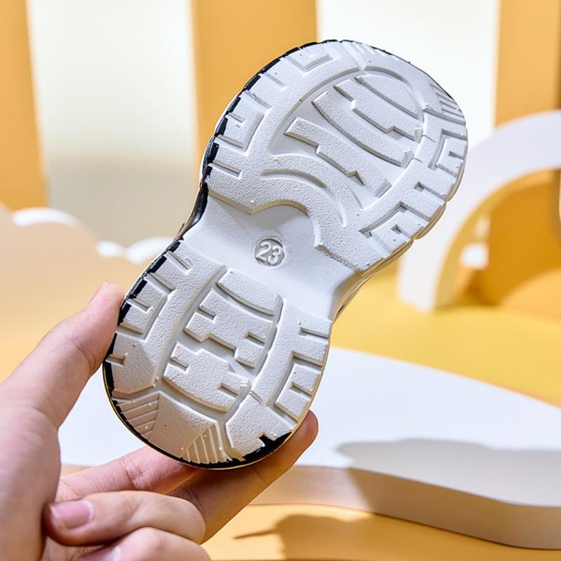 Children's Sneakers Autumn New Arrivals, Girls' Anti-slip Casual Shoes, Versatile Leather Upper Soft-Sole Running Shoes for Toddlers & Kids.