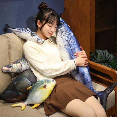 Peluche Poisson de Mer Simulé Maquereau Lançon Thon Saumon Peluche Animal en Peluche Poupée Oreiller de Sommeil Décoration de Maison Enfants Adultes Cadeau Anniversaire Noël