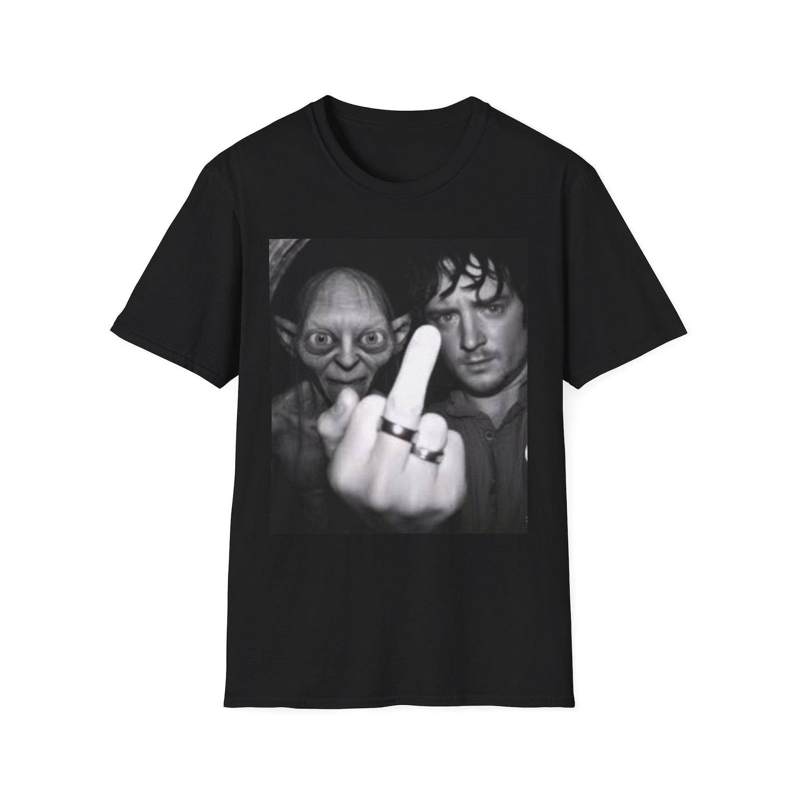 Black and White Photo Middle Finger Graphic T-Shirt | Grunge Punk Style XL