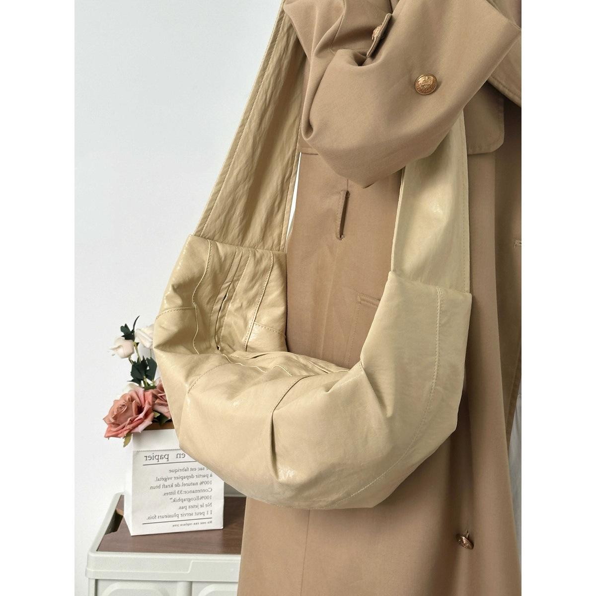 

Повседневная большая плиссированная сумка для пельменей женская новая универсальная сумка tide на одно плечо диагональный крест круассан