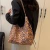 Leopard Print Slouchy Bag Large Capacity Polyester Shoulder Purse Casual Handbag for Women Shopper Bag Underarm Pack