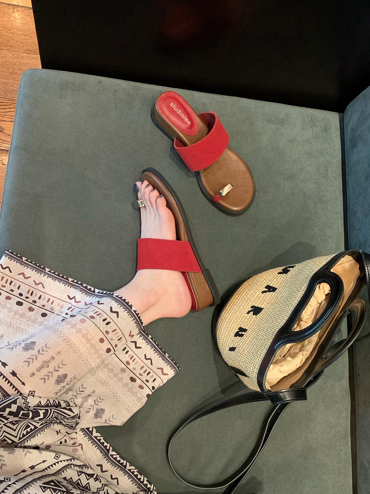 

Women s One Word Slippers 2025 Summer New Outdoor Breathable Clip Toe Wedge Flat Shoes Fashion Height Increase Slip on Sandals 35 красный