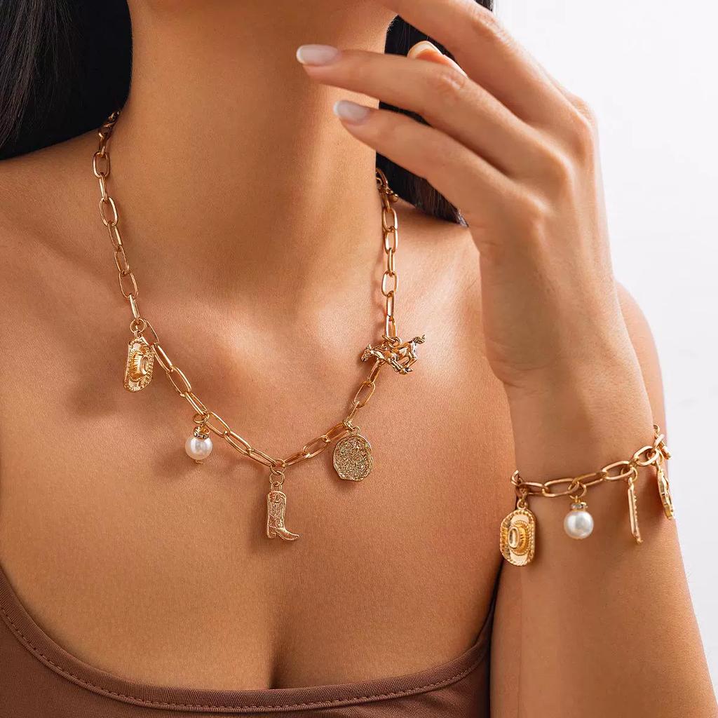 Trend Exaggerated Necklace Bracelet Fashionable Beach Style Niche Design Female Hip Hop Shell Light Collarbone Chain