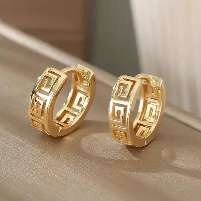 European and American Fashion Versatile Earrings, Retro Geometric Paper Pattern Hollow Earrings, Casual Temperament Design Accessories
