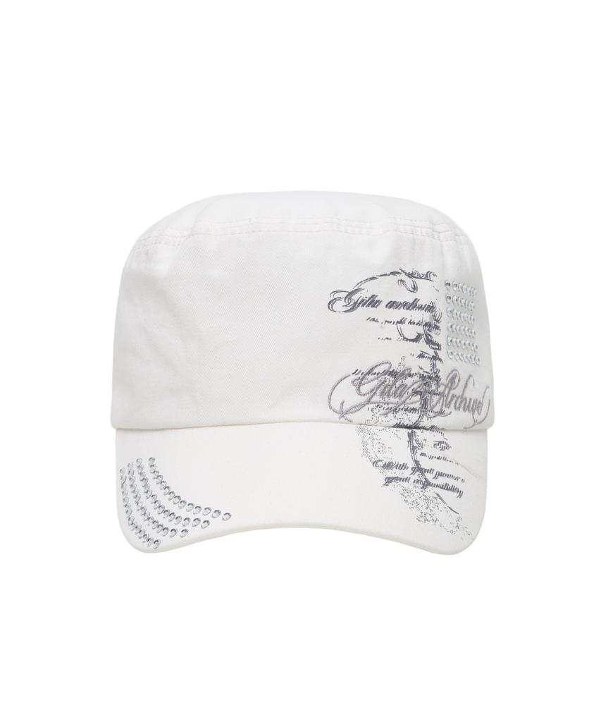 Gillaakaibeu Lettering Graphic Military Cap_White