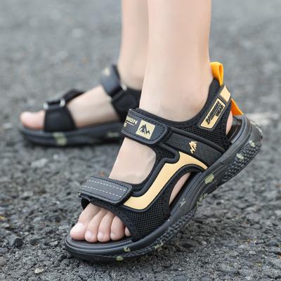 Kindersandalen Jungen rutschfeste weichsohlige Sandalen mittlere und ältere Jungen Jungen lässige trendige Strandschuhe schwarz gold